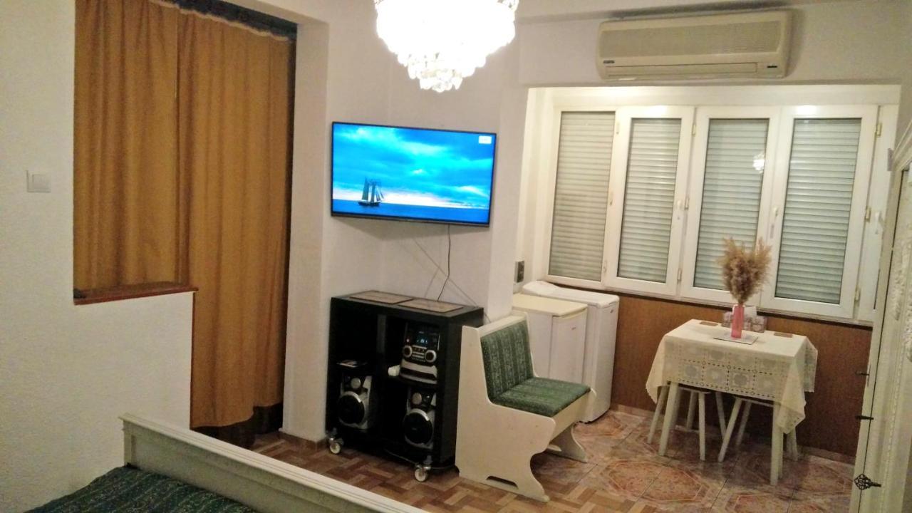 One Bedroom Apartment French Embassy ブカレスト エクステリア 写真